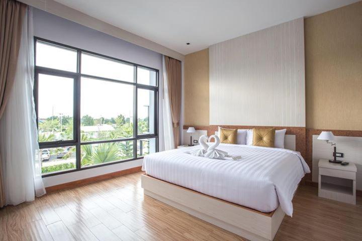 Eireann Boutique Hotel Prakhoncsaj Kültér fotó